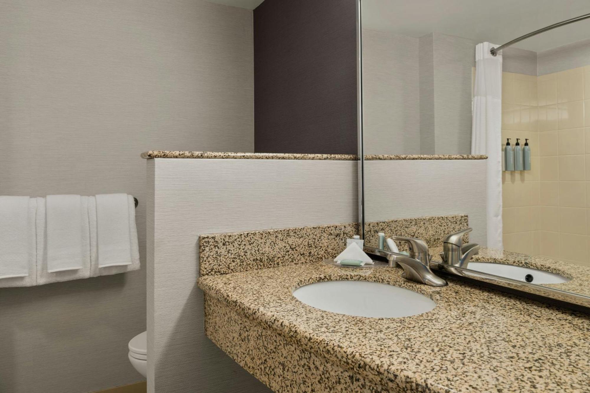Courtyard By Marriott Halifax Downtown Hotel Exterior foto